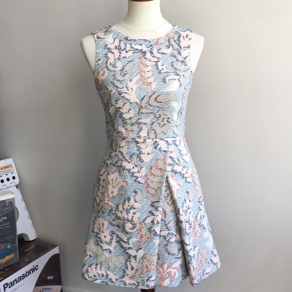 Tory Burch Dresses & Skirts - Tory Burch Dahlia Jacquard Dress Size 0